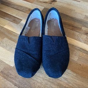 Black Toms with Fluffy inside